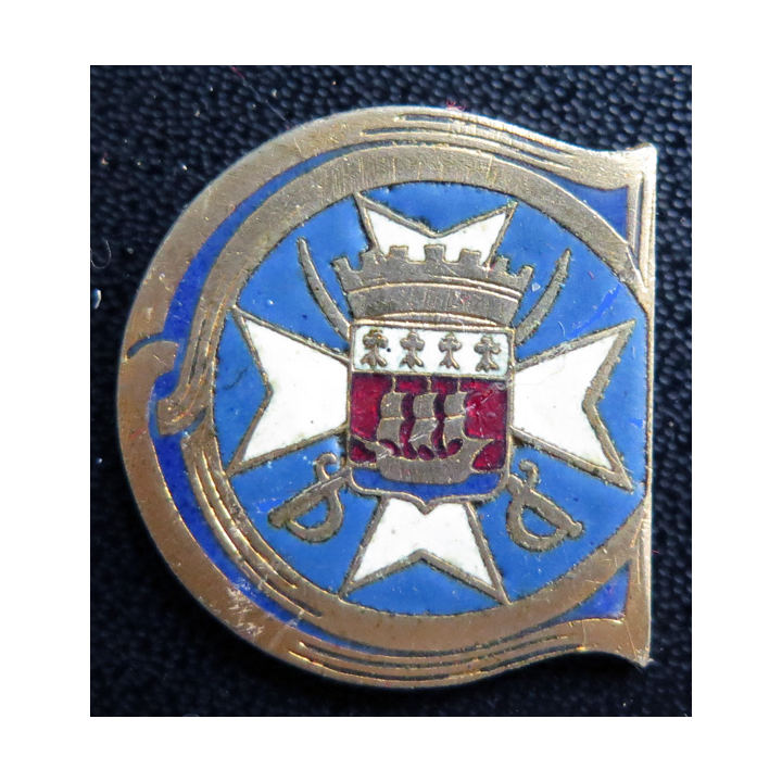 CASSARD : insigne de l'Escorteur d'escadre Cassard Arthus Bertrand Paris en émail sans attache