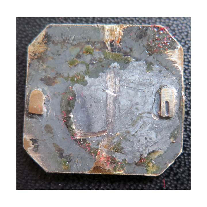 GEORGES LEYGUES : Insigne du croiseur Georges Leygues attaches coupées