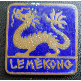 LE MEKONG : insigne du pétrolierLe Mékong en émail sans attache
