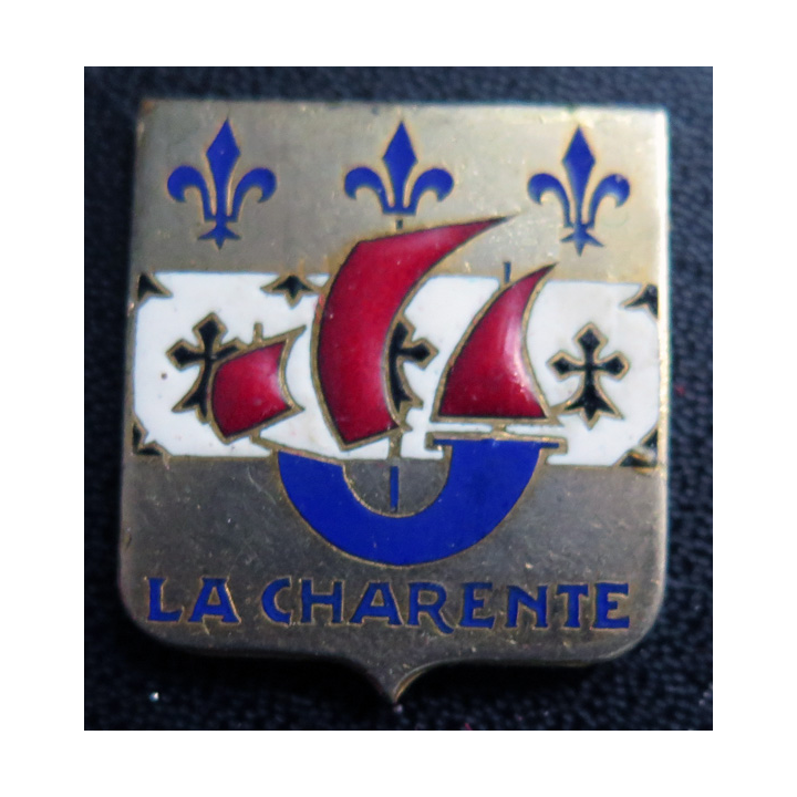 LA CHARENTE : insigne du Pétrolier La Charente Drago Olivier Métra en émail sans attache
