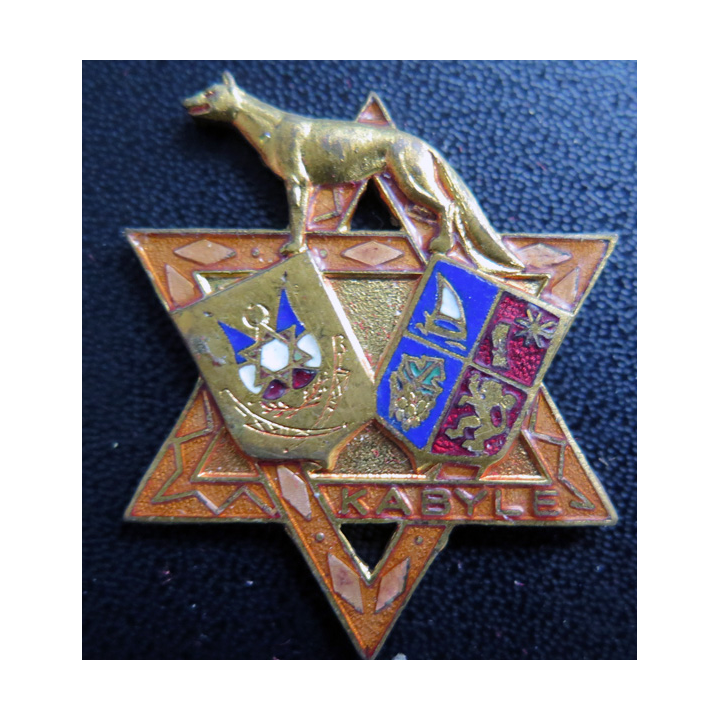 KABYLE : insigne de l'escorteur Kabyle en émail sans attache