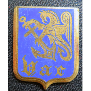 VAR : insigne du Pétrolier Var  Augis en émail sans attache