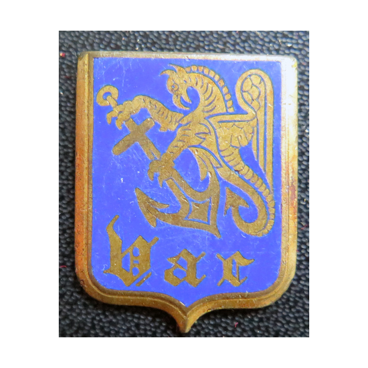 VAR : insigne du Pétrolier Var  Augis en émail sans attache