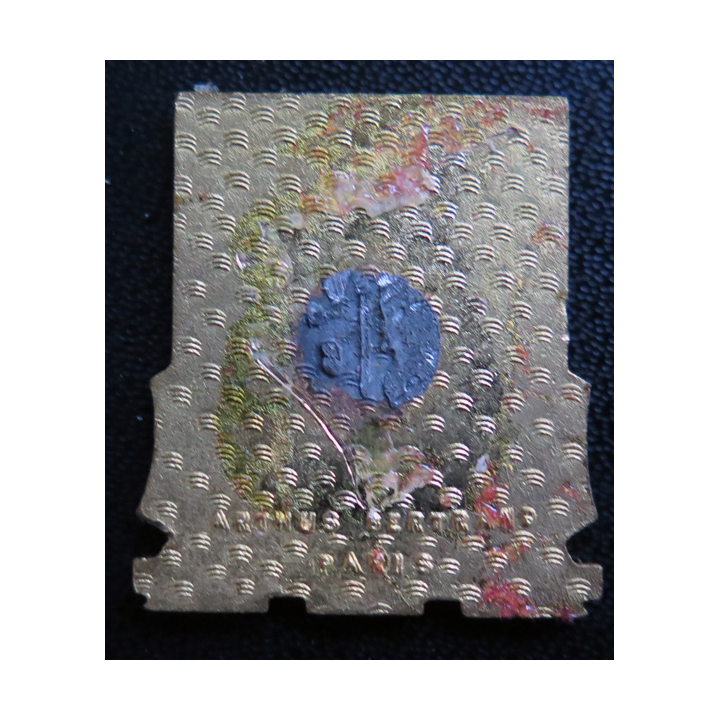 CDT ROBERT GIRAUD : insigne du Commandant Robert Giraud Arthus Bertrand Paris en émail sans attache