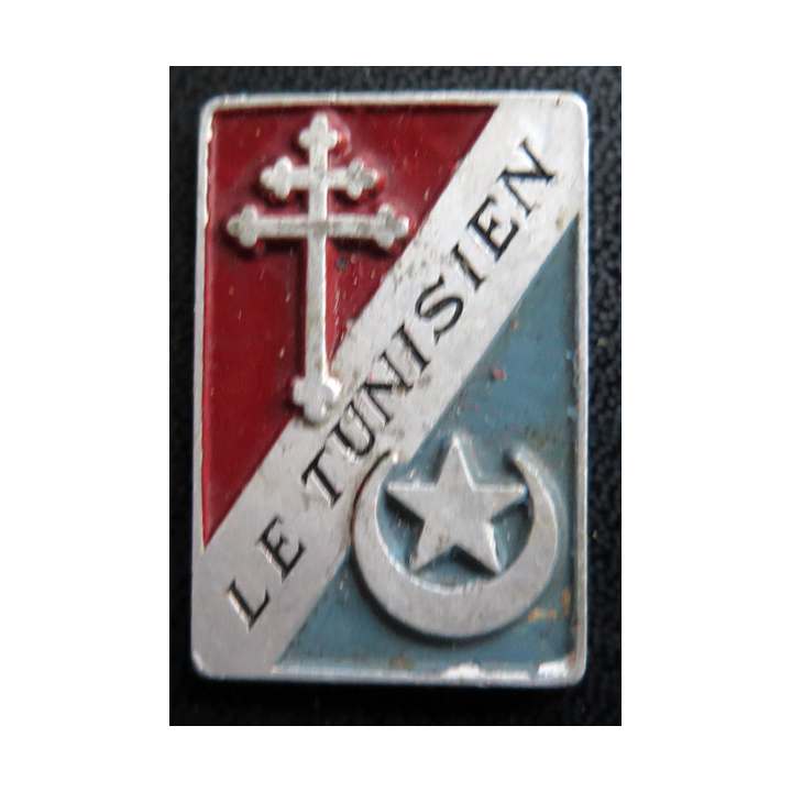 TUNISIEN : insigne de l'escorteur Tunisien Augis en aluminium peint sans attache