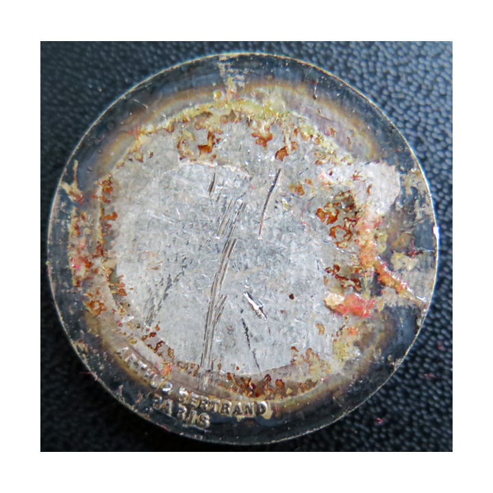 LA COQUILLE : rondache argentée du bâtiment de recherche océanographique La Coquille Arthus Bertrand Paris sans attache