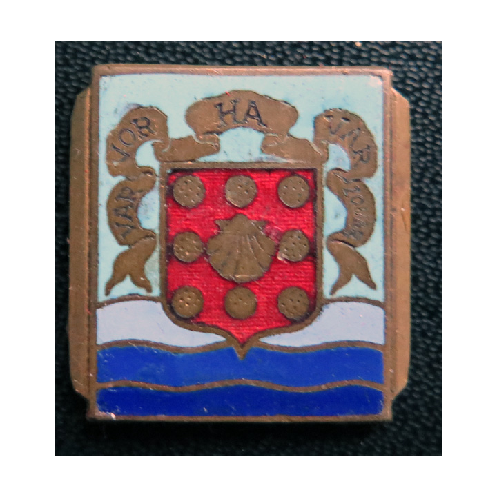 PRIMAUGUET : insigne du Croiseur Primauguet Drago Béranger très léger éclat d'émail sans attache