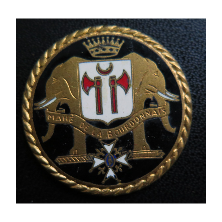 MAHE DE LA BOURDONNAIS : insigne de l'escorteur Mahe de la Bourdonnais Arthus Bertrand Paris en émail sans attache