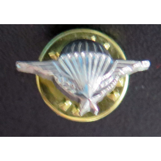 PARACHUTISTE : pin's représentant le brevet parachutiste militaire en réduction 17 x 10 mm Drago Paris