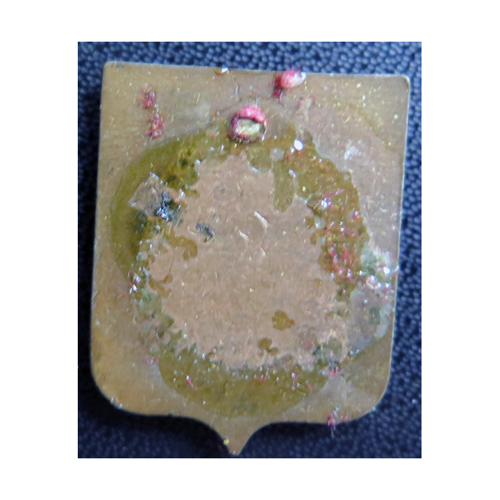 MONTCALM : Insigne du Croiseur Montcalm percé par un clou en émail sans attache