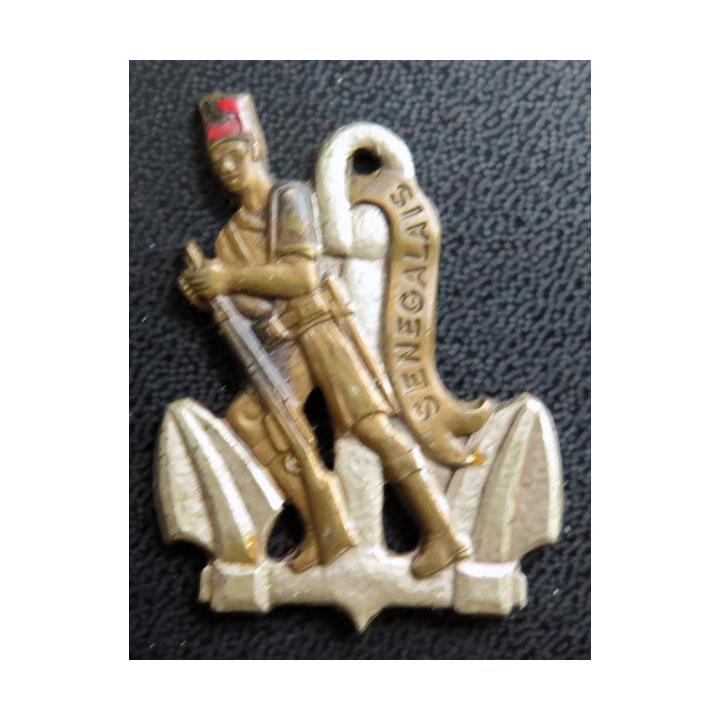 LE SENEGALAIS : Insigne de l'escorteur Le Sénégalais (modèle Courtois) sans attache