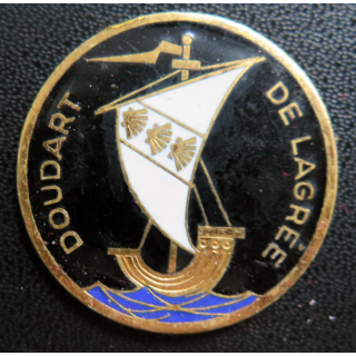 DOUDART DE LA GRÉE : insigne de l'Aviso Escorteur Doudart de la Grée FIA en émail sans attache