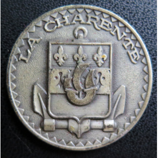 LA CHARENTE : rondache argentée du Pétrolier La Charente sans attache