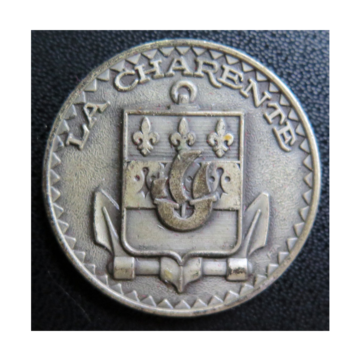 LA CHARENTE : rondache argentée du Pétrolier La Charente sans attache