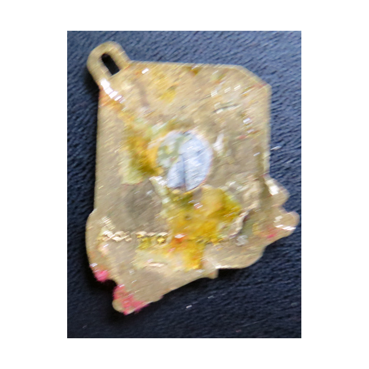 LA RESOLUE : insigne du Porte hélicoptères La Résolue Courtois en émail sans attache