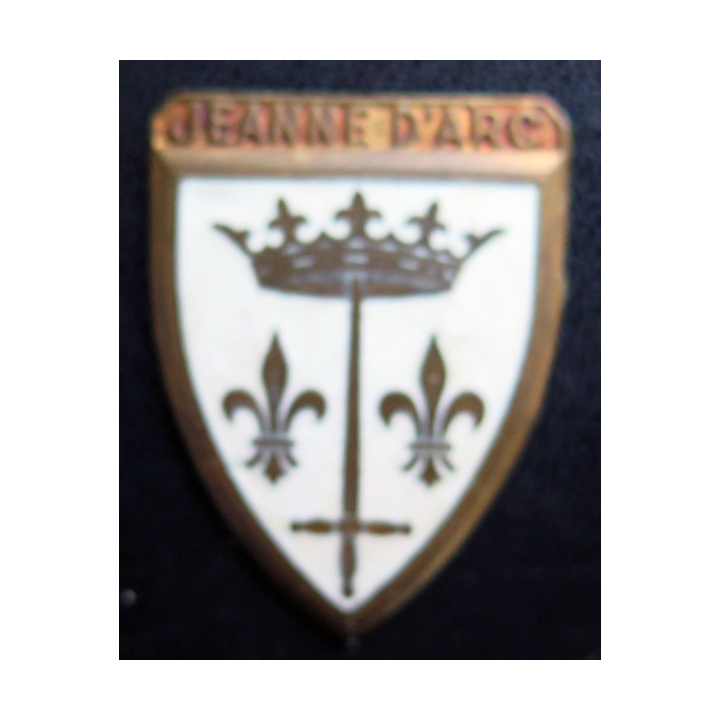 JEANNE D'ARC : insigne du Croiseur école Jeanne d'Arc Courtois en émail sans attache