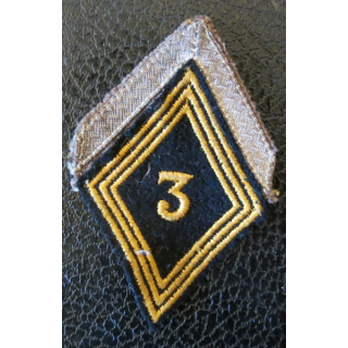 LOSANGE DE BRAS MODÈLE 45 : Maréchal des logis du 3° Régiment de chasseurs d'afrique (ou 3° RCA) période AFN