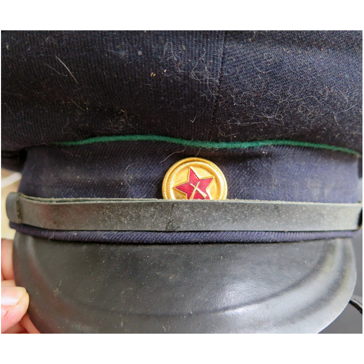 URSS : Casque de militaire de la sécurite paramilitaire générale (VOKhR) soviétique visière en métal taille 57
