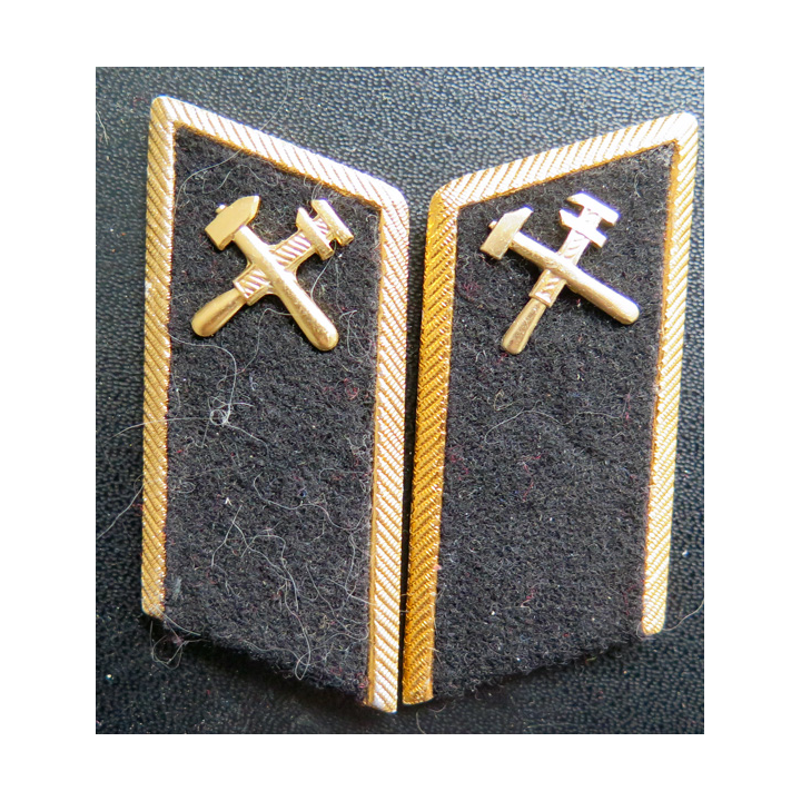 URSS : paire de cols métalliques des Chemins de fer soviétiques