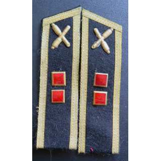 URSS : paire d'épaulettes de lieutenant de l'artillerie de l'armée rouge (copie ?)