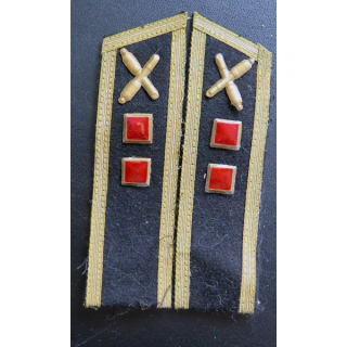 URSS : paire d'épaulettes de lieutenant de l'artillerie de l'armée rouge (copie ?)