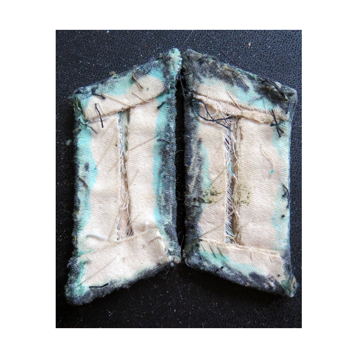 ALLEMAGNE III° REICH : paire d'insigne de col d'officier de l'infanterie