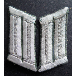 ALLEMAGNE III° REICH : paire d'insigne de col d'officier de l'infanterie