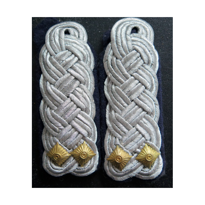 ALLEMAGNE DE L'EST : paire d'épaulettes d'officier supérieur de la Marine
