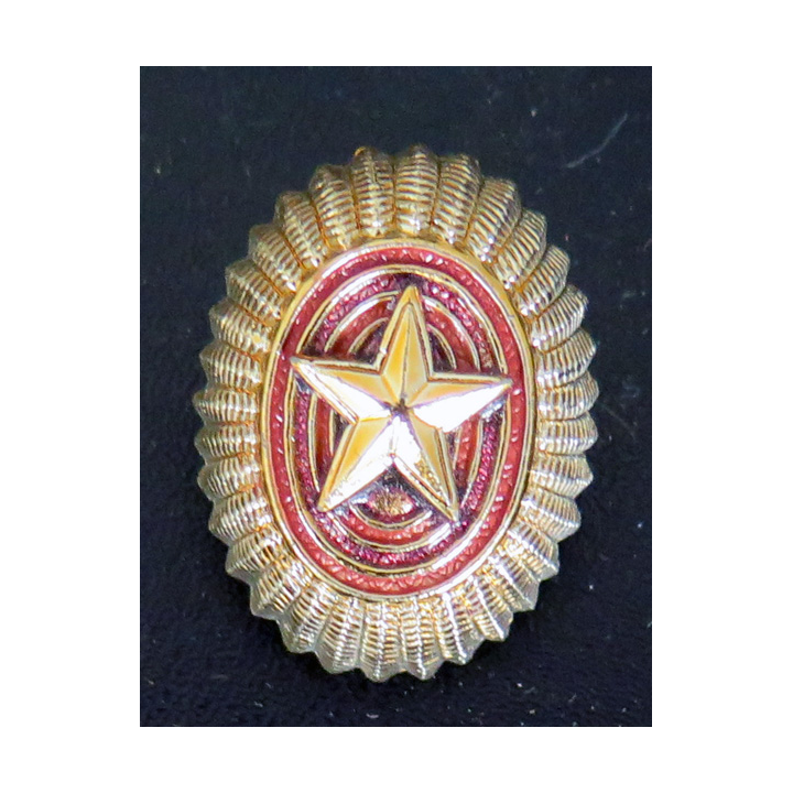 RUSSIE : insigne de casquette dorée de la Police russe (revers fond clair)