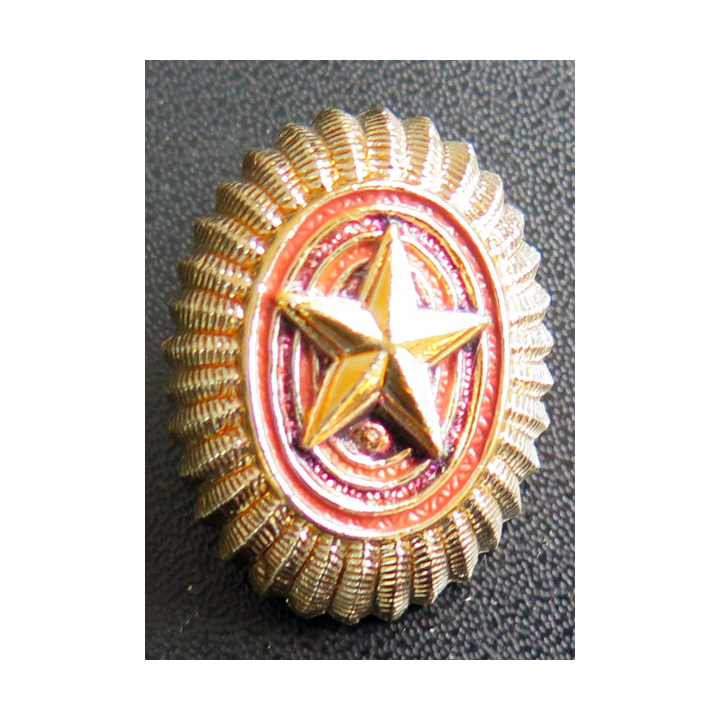 RUSSIE : insigne de casquette dorée de la Police russe (revers fond vert olive)