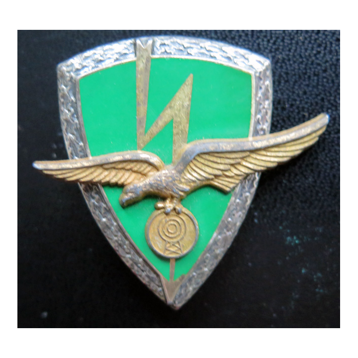 ET 803 : insigne métallique de l'escadron de transmissions 803 Drago Noisiel