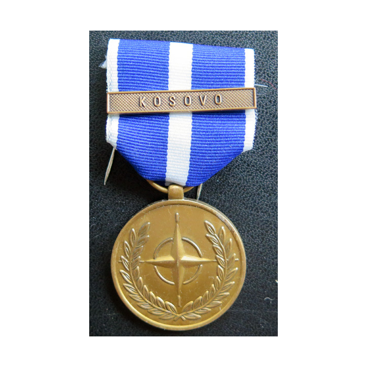 OTAN : médaille commémorative du Kosovo avec barrette "Kosovo"
