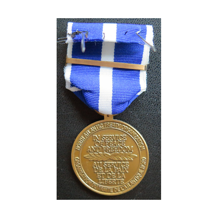 OTAN : médaille commémorative du Kosovo avec barrette "Kosovo"