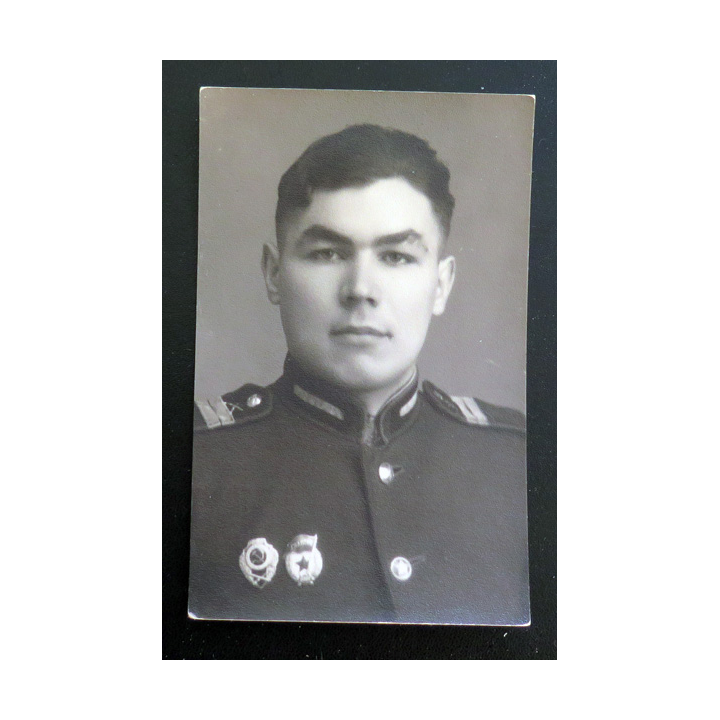 URSS : photo du Sergent junior du régiment d'artillerie de la Garde 1957 8,8 x 13,9 cm