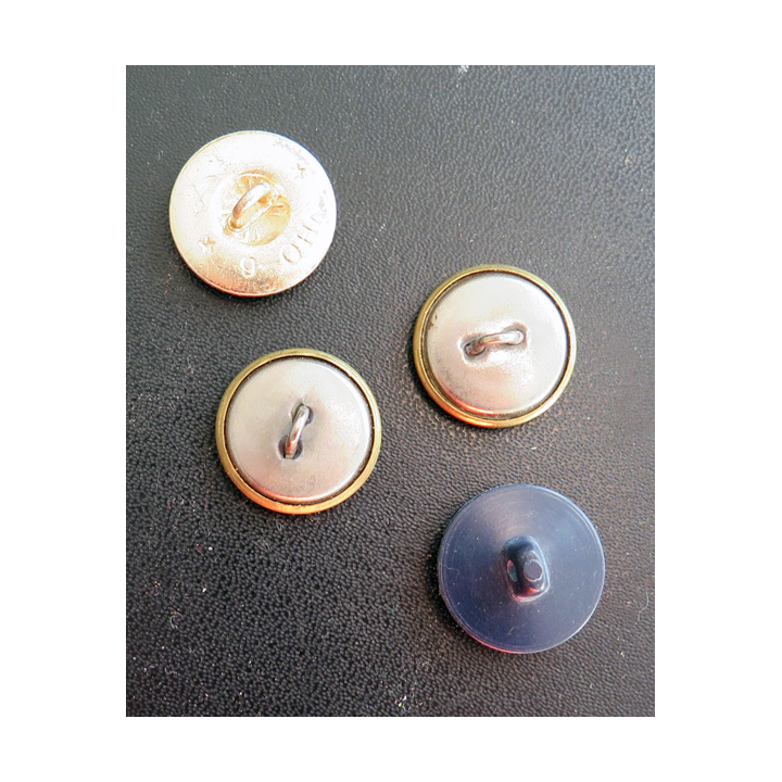 RUSSE : lot de 4 boutons d'uniformes russes