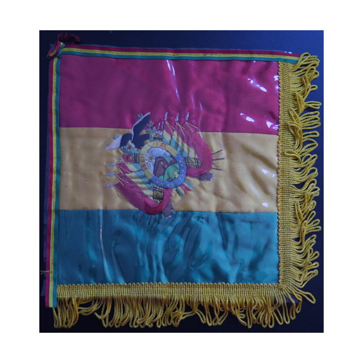 BOLIVIE : magnifique drapeau brodé bolivien 25 x 25 cm