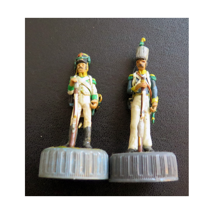 URSS : 2 bouchons de gourde aux effigies de soldats de l'Empire