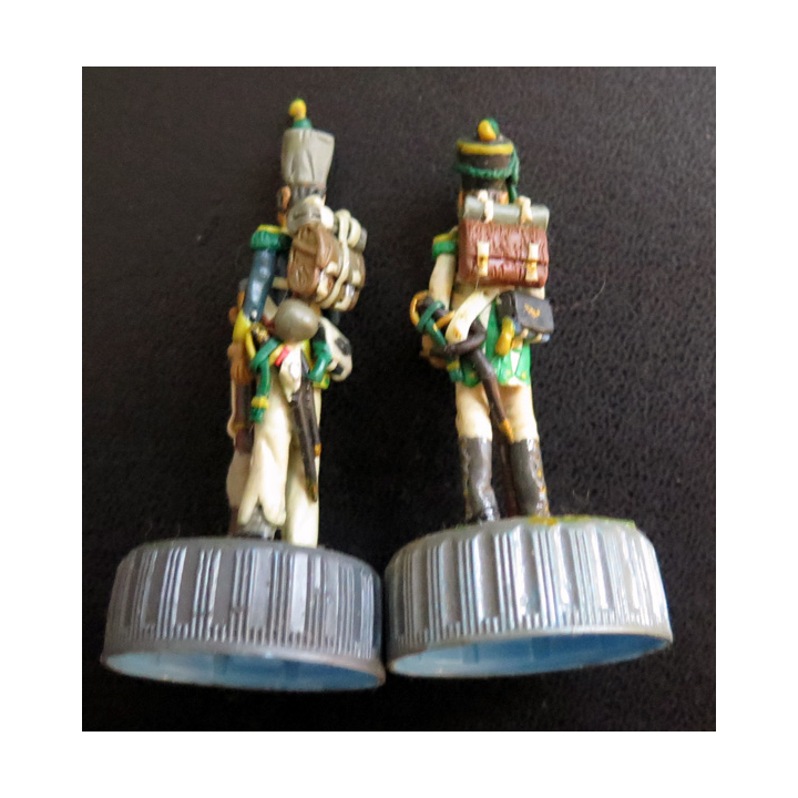 URSS : 2 bouchons de gourde aux effigies de soldats de l'Empire