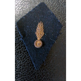 LOSANGE DE BRAS MODÈLE 45 :  Losange de bras du cadre spécial grenade longue en canetille or