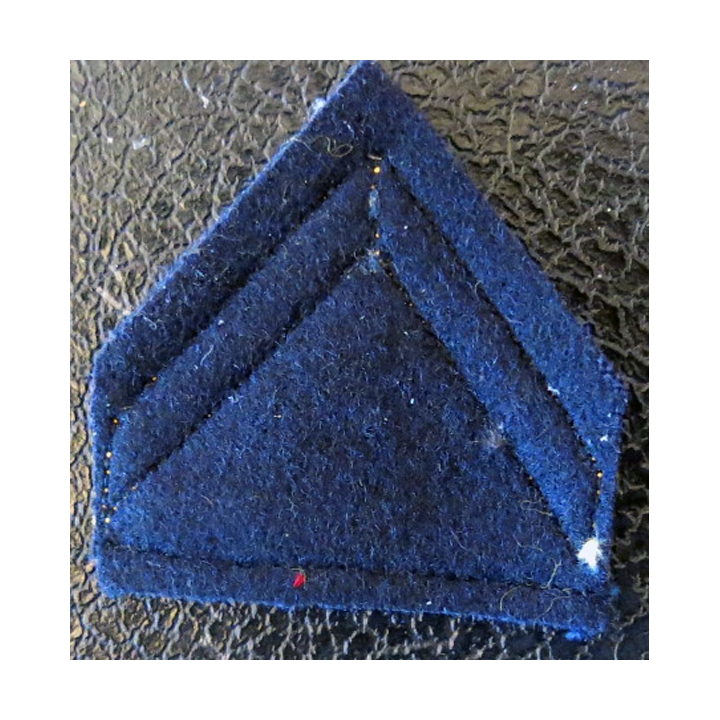 LOSANGE DE BRAS MODÈLE 45 : écussons et galons de manche de 1° classe hors unité des chasseurs d'Afrique ( RCA) AFN