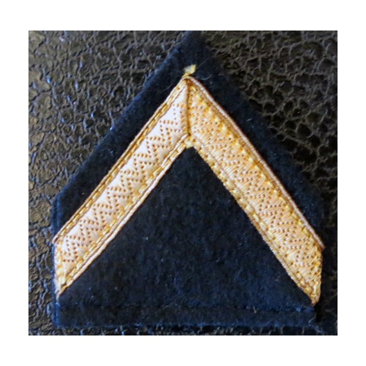 LOSANGE DE BRAS MODÈLE 45 : ecusson et galons de manche de Maréchal des logis hors unité des chasseurs d'Afrique ( RCA) AFN