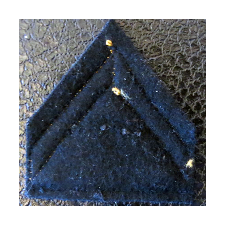 LOSANGE DE BRAS MODÈLE 45 : ecusson et galons de manche de Maréchal des logis hors unité des chasseurs d'Afrique ( RCA) AFN