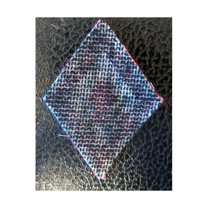 LOSANGE DE BRAS MODÈLE 45 :  écusson modèle troupe type école avec soutaches et grenade écarlates