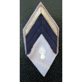 LOSANGE DE BRAS MODÈLE 45 : écusson de brigadier chef de l'Ecole d'Application de l'Arme Blindée (Saumur)