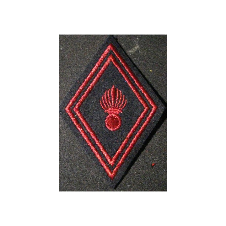 LOSANGE DE BRAS MODÈLE 45 : RÉGIMENT ABC DE CUIRASSIERS TROUPE