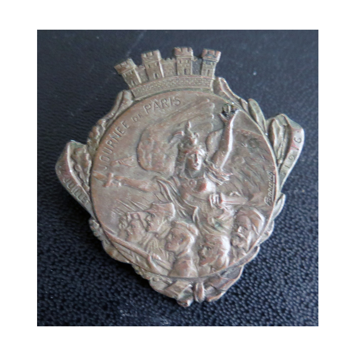 JOURNEE 1914 - 1916  :  insigne métallique de la Journée de la ville de Paris 14 Juillet 1916