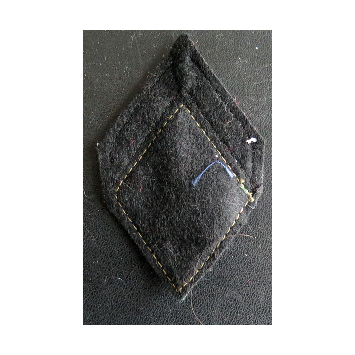 526° RT : Galon de sergent ADL du 526° régiment du train sans crochets de fixation