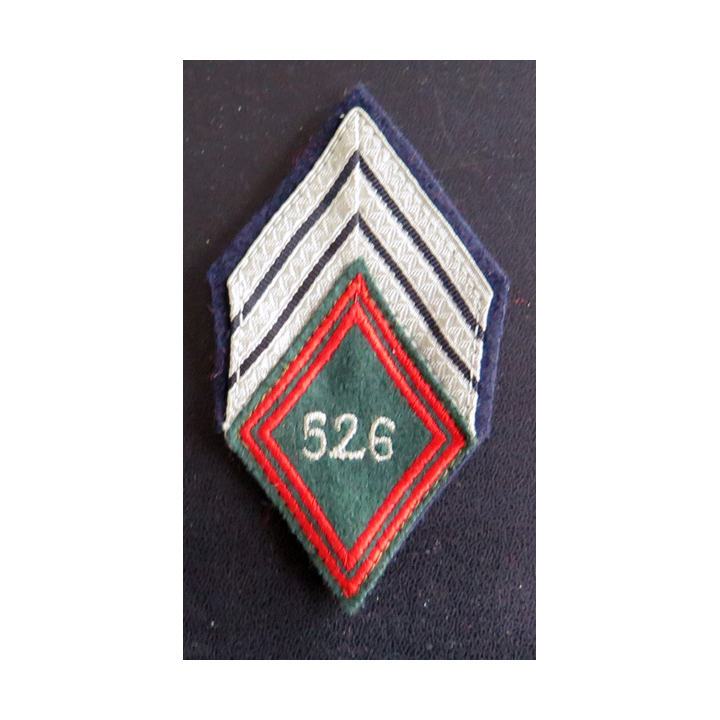 526° RT : Galon de sergent chef du 526° régiment du train avec crochets de fixation