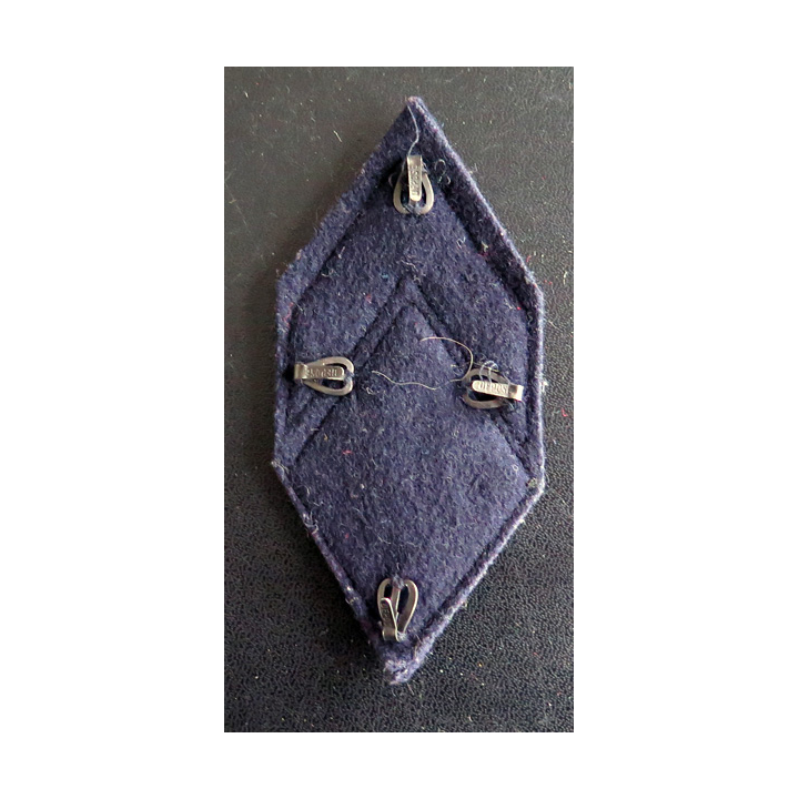 153° RI : Galon de caporal appelé (PDL) du 153° régiment d'infanterie avec crochets de fixation