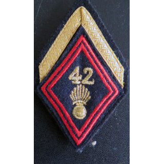 42° RI : Galon de sergent appelé (PDL) du 42° régiment d'infanterie avec crochets de fixation